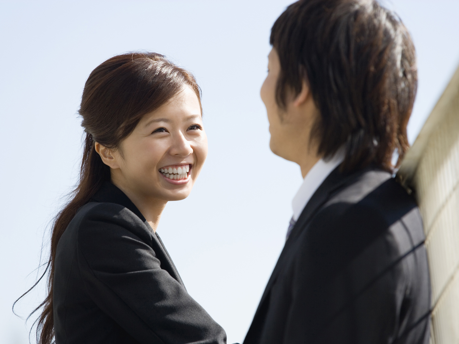 3つの言葉でわしづかみ！ 彼の心を惹きつける魔法のひと言