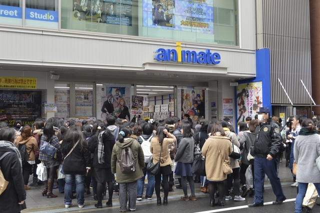 「終わりのセラフ」缶バッジ配布イベントにファン殺到　わずか10分で配布終了