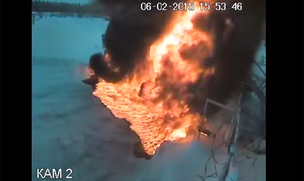 おそロシアのガソリンスタンドでタンクローリーが大爆発！原因がコワすぎる【動画】