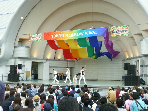 「生と性の多様性」を祝福する祭典「東京レインボープライド2015」過去最大の55000人を動員、同性カップルの公開結婚式も