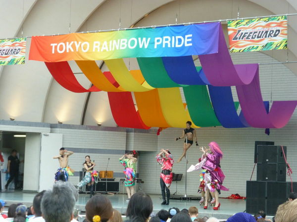 「生と性の多様性」を祝福する祭典「東京レインボープライド2015」過去最大の55000人を動員、同性カップルの公開結婚式も