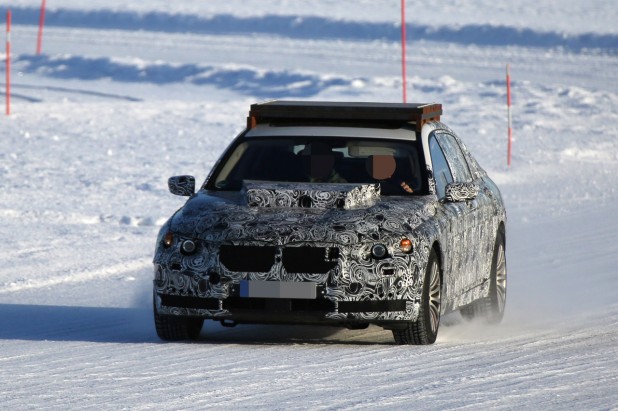 BMW X7プロトタイプに遭遇!!