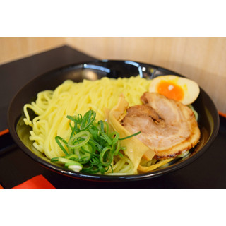 東京都渋谷に「ラ王 つけ麺」専門店--並盛りも特盛りも300円の大盤振る舞い