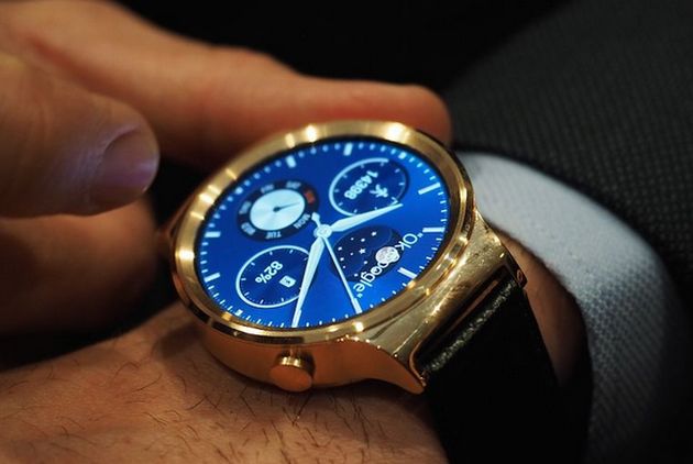 MWC:ファーウェイがAndroid Wear端末『Huawei Watch』発表。丸い文字盤、ステンレス筐体