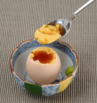 卵をグルグル回し、温めたら、なぜか