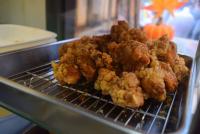 「おやじの唐揚げ」を名乗る店は、本当におやじが料理しているのか