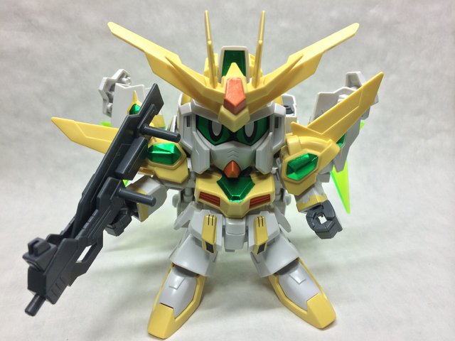 【日々気まぐレポ】第87回 SDとリアルの美しい融合！「SDBF スターウイニングガンダム」で遊んでみた