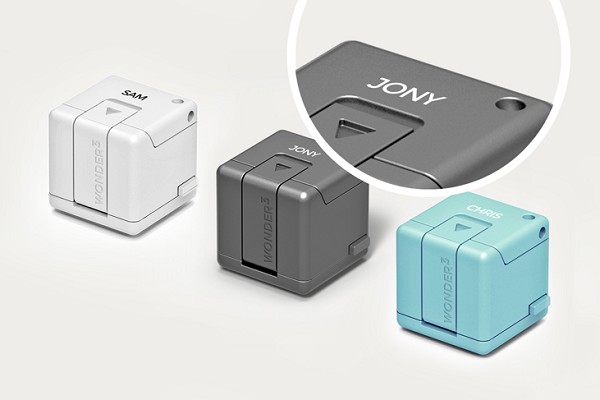 簡易充電器、ケーブルなど5つの機能を備えた極小アイテム『WonderCube』！