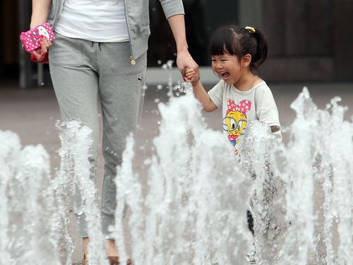 早くも夏の兆し 台湾・台中で最高気温32度 今年いちばんの暑さ