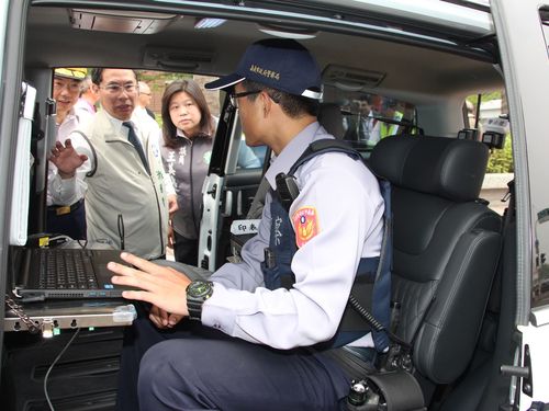 嘉義市警、多機能パトカー導入 「移動派出所」で治安向上目指す／台湾
