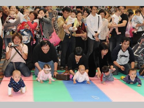 台湾の養育費、20年間で2200万円 子育ての経済的負担依然大きく