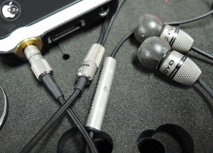 ポタフェス2015 Limited in 名古屋：Atomic Floyd、航空宇宙グレードのチタンを採用した「SuperDarts Titanium +Remote」などを展示