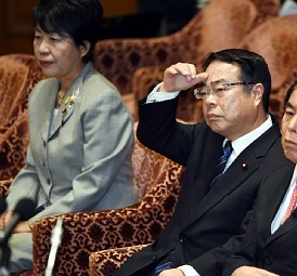 ＜望月環境相・上川法相＞「補助金交付は知らなかった」