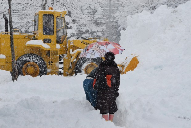 ＜天気＞北海道東部で大雪、交通機関に影響