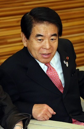 ＜下村文科相＞不適切な献金認める　