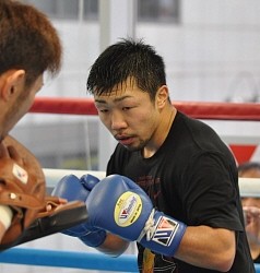 ＜ボクシング＞３２歳・八重樫、不屈の挑戦…５月に再起戦