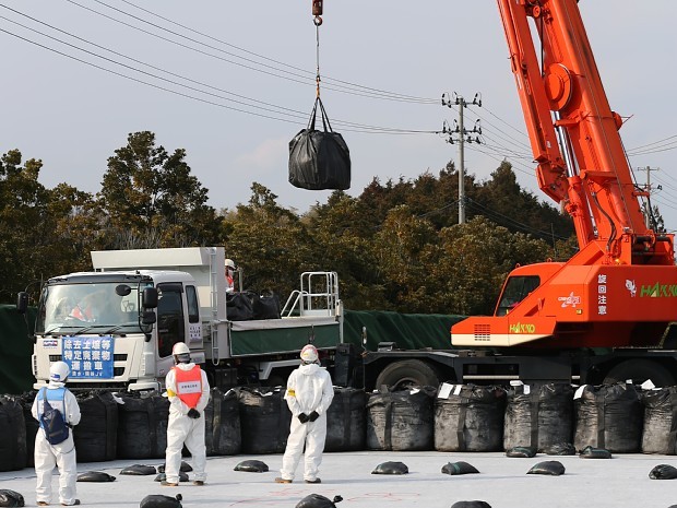 ＜中間貯蔵施設＞汚染土、搬入開始…１年間は試験輸送