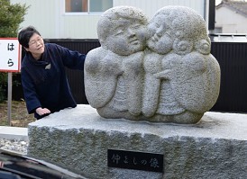 ＜石巻女子商＞２１日閉校　希望の像と再出発、統合先へ