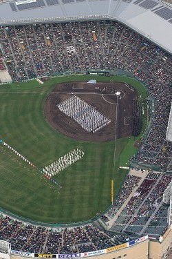 ＜選抜高校野球＞甲子園で開幕　敦賀気比主将、短歌で宣誓