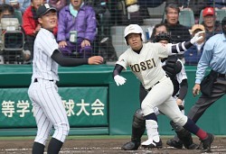 ＜選抜高校野球＞殊勲打は３度失敗から　八戸学院光星・小林