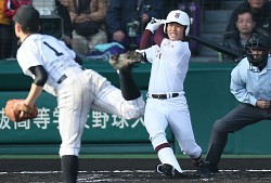 ＜選抜高校野球＞常総学院１３盗塁、大差で米子北降す