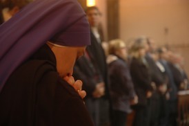＜チュニジアテロ＞犠牲者追悼　ミサに１５０人