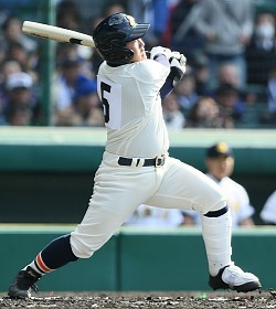 ＜選抜高校野球＞適時打の後は…悔しさだけ　英明・湊