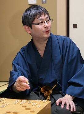 ＜王将戦＞郷田九段が初の王将位獲得　渡辺破り