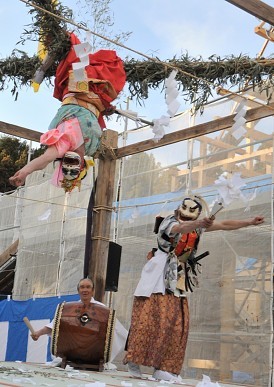 ＜東日本大震災＞被災の葉山神社で上棟祭、神楽奉納