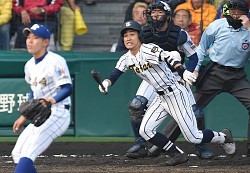 ＜選抜高校野球＞東海大四が零封リレーで接戦制し初の４強