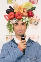 斎藤工“野菜まみれ”の斬新姿「今後はこれで活動しようかな？」