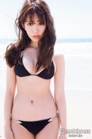 小嶋陽菜のSEXY美尻＆マシュマロボディに反響殺到 ビキニ姿も解禁