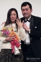 椿鬼奴＆グランジ佐藤大、結婚を発表　サプライズプロポーズに号泣