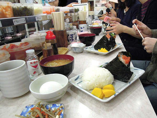 筋子、うにくらげ、卵黄の醤油漬け…大塚のおにぎり専門店「ぼんご」に行ってきた