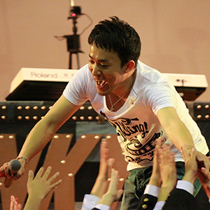 ファンキー加藤が卒業生応援ライブ開催、「少年の声」を初披露