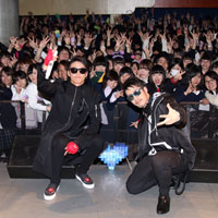 Hilcrhyme「制服High School卒業ARTY2015」で高校生1000人を前にライブ実施