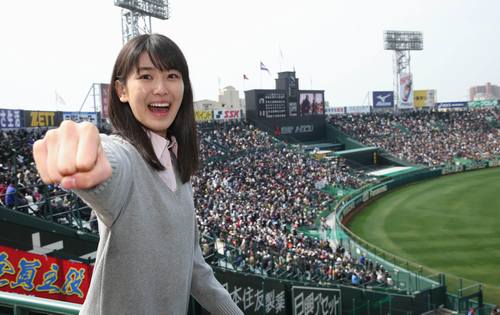 小澤奈々花が初甲子園に感激、センバツ応援イメージキャラが球児にエール。