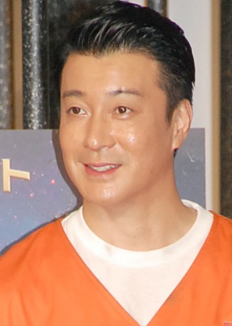 加藤浩次、生放送で鼻血ハプニング　ティッシュ詰め「すみません」