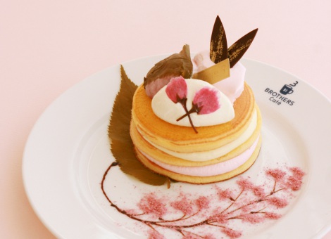 “桜餅×パンケーキ”の春満開スイーツ登場