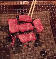 日本の焼肉チェーンの中国人客を狙った牛肉偽装問題が再び話題に＝中国ネット「少なくとも牛肉なんだろ」「中国なら肉かどうかも分からない」