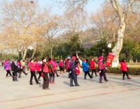 広場で踊り狂う「中国のおばさん」世代、2020年に2億人超え＝「中国行くなら耳栓必携」―米紙
