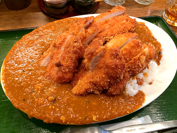 コスパ最高ランチ！ カツだけでお腹いっぱいになる1000円チキンカツカレー / 東京・恵比寿「焼鳥とりぼんぼん」