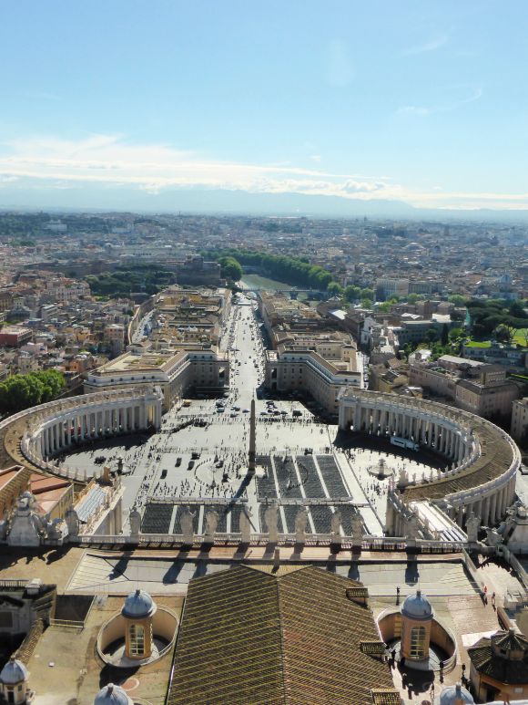 ローマ法王が半奇跡を起こす!? 法王のナポリ訪問で「聖人の血を半分液化」するミラクルが!!