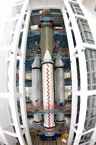 中国、新世代ロケット「長征五号」を初公開