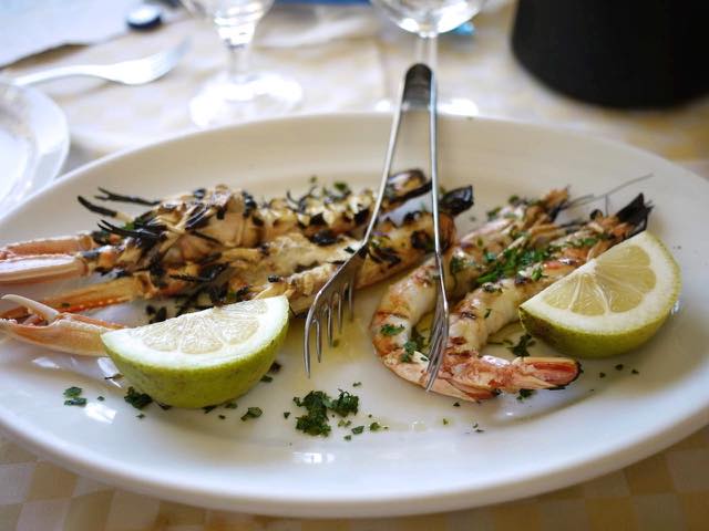 美しすぎる地中海の絶景とともに、最高の朝食を！