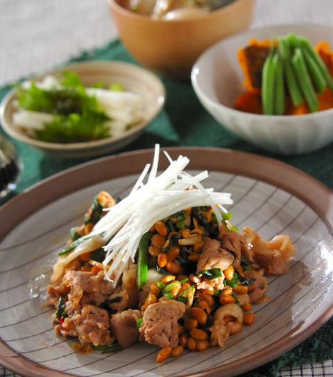 今日の献立は「豚肉と納豆の炒め物」