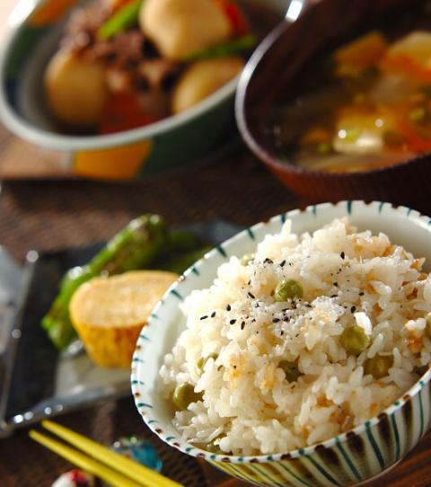 今日の献立は「豆ご飯」