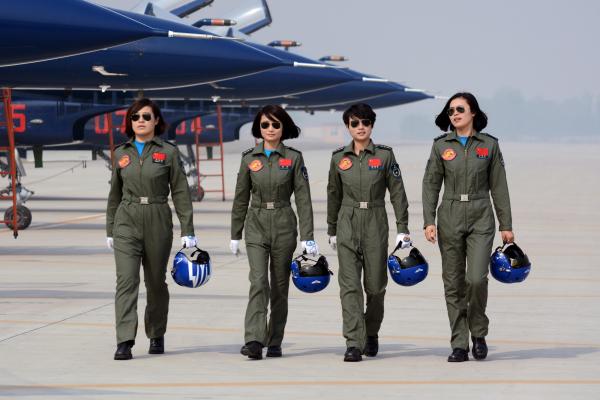 中国初の戦闘機女性パイロット、海外で初めて殲－１０パフォーマンス披露へ―中国メディア
