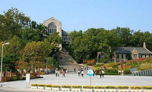 訪韓中国人観光客、大学内でミニスカ女子撮影しアダルトサイトで公開―韓国メディア
