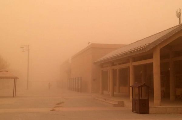 中国西部に春の砂嵐、世界遺産・敦煌石窟も公開中止に